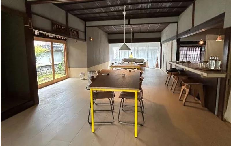 오래전 일본 마을로의 시간여행, 오카야마의 레스토랑 '오하요'