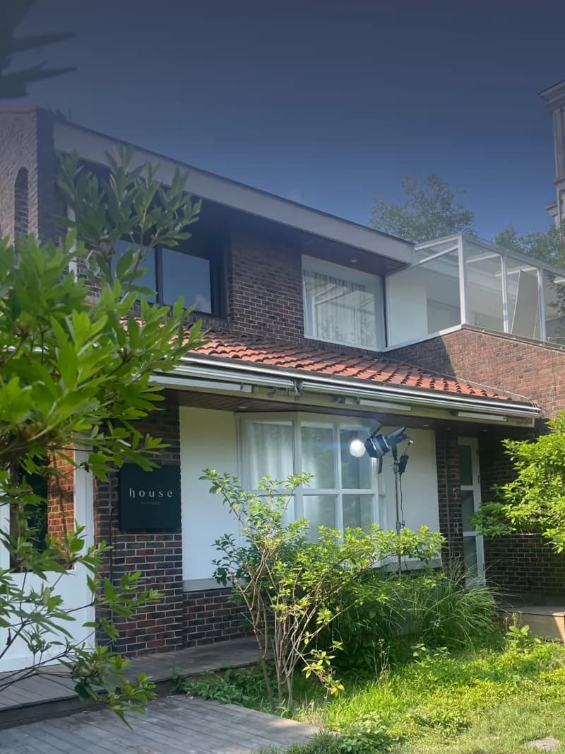 [프라퍼티 로스터리] 학동역 5분, 크리에이티브 기업을 위한 단독 주택