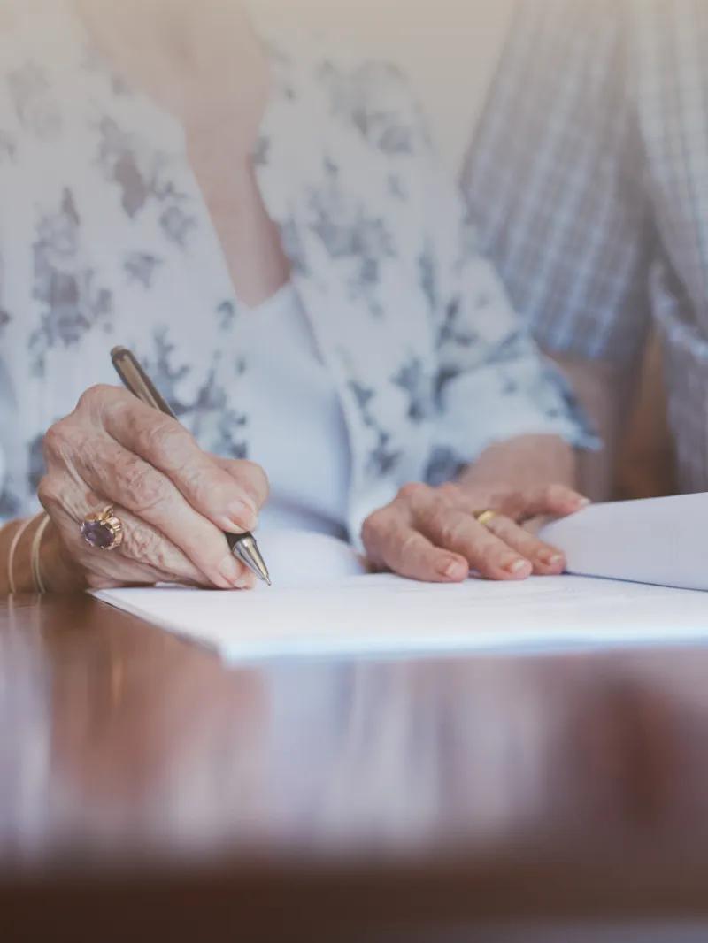 치매 머니, 법과 금융으로 안전하게 지키는 법