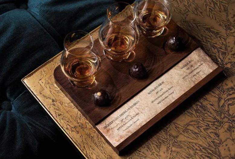 취미는 와인, 특기는 위스키입니다