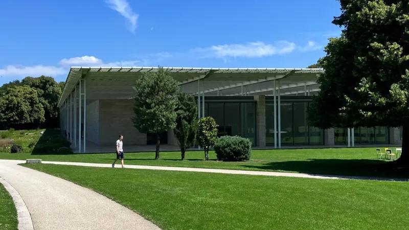 보르린덴 미술관: 도시 바깥이 아닌, 도시 이후에 선택된 미술관