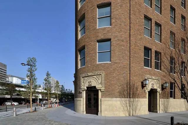 100년의 시간이 켜켜이 축적된 오사카의 ‘다이비루’ 