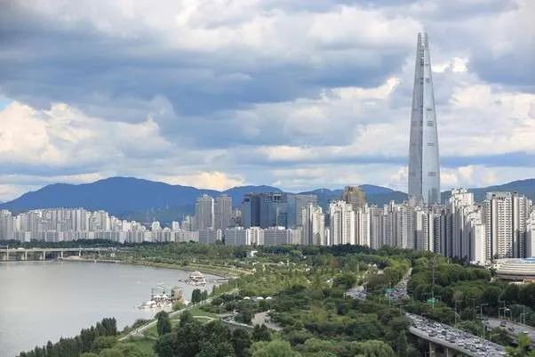 새로 지은 그 오피스에는 누가 입사했을까