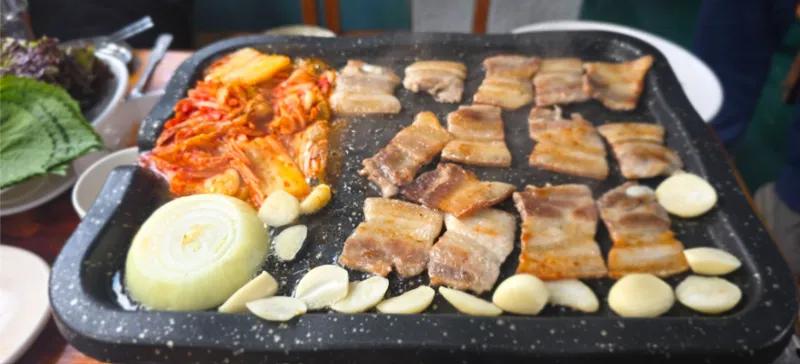 벚꽃 계절엔 냉삼 명가, 장미의 집