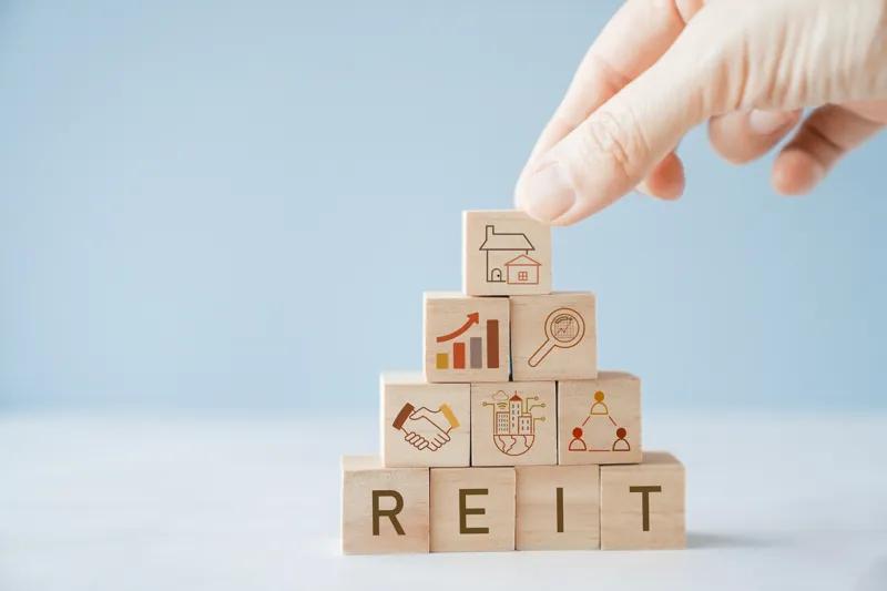 미래를 위한 선택의 기로에 선 글로벌 리츠들과 시장의 반응