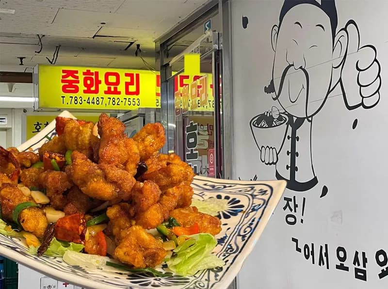 “괜찮아. 짜장면은 정속노화 식단이야.”